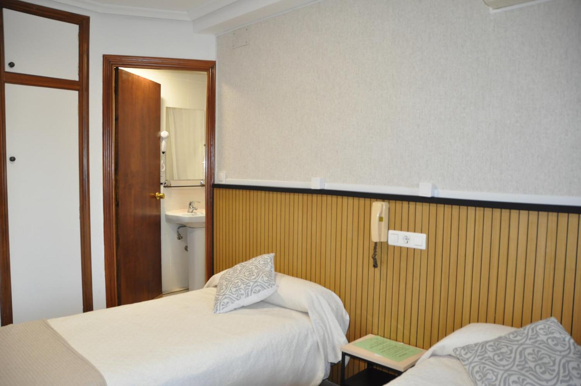 Hostal Ramon Y Cajal Valladolid Exteriér fotografie